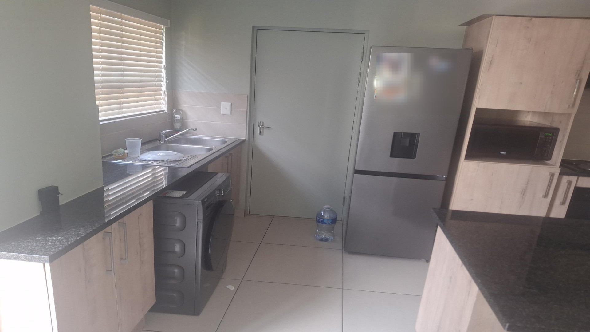 Kitchen of property in Rua Vista