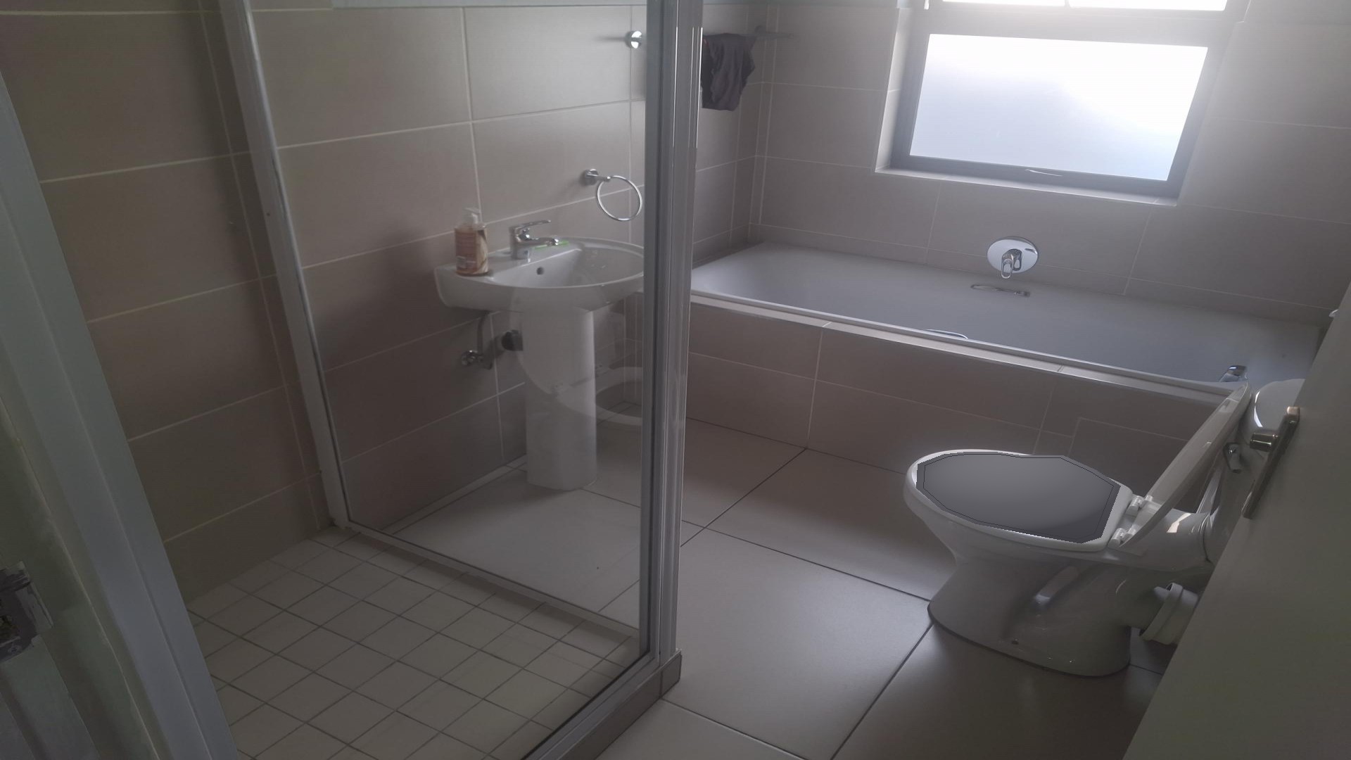 Bathroom 2 of property in Rua Vista