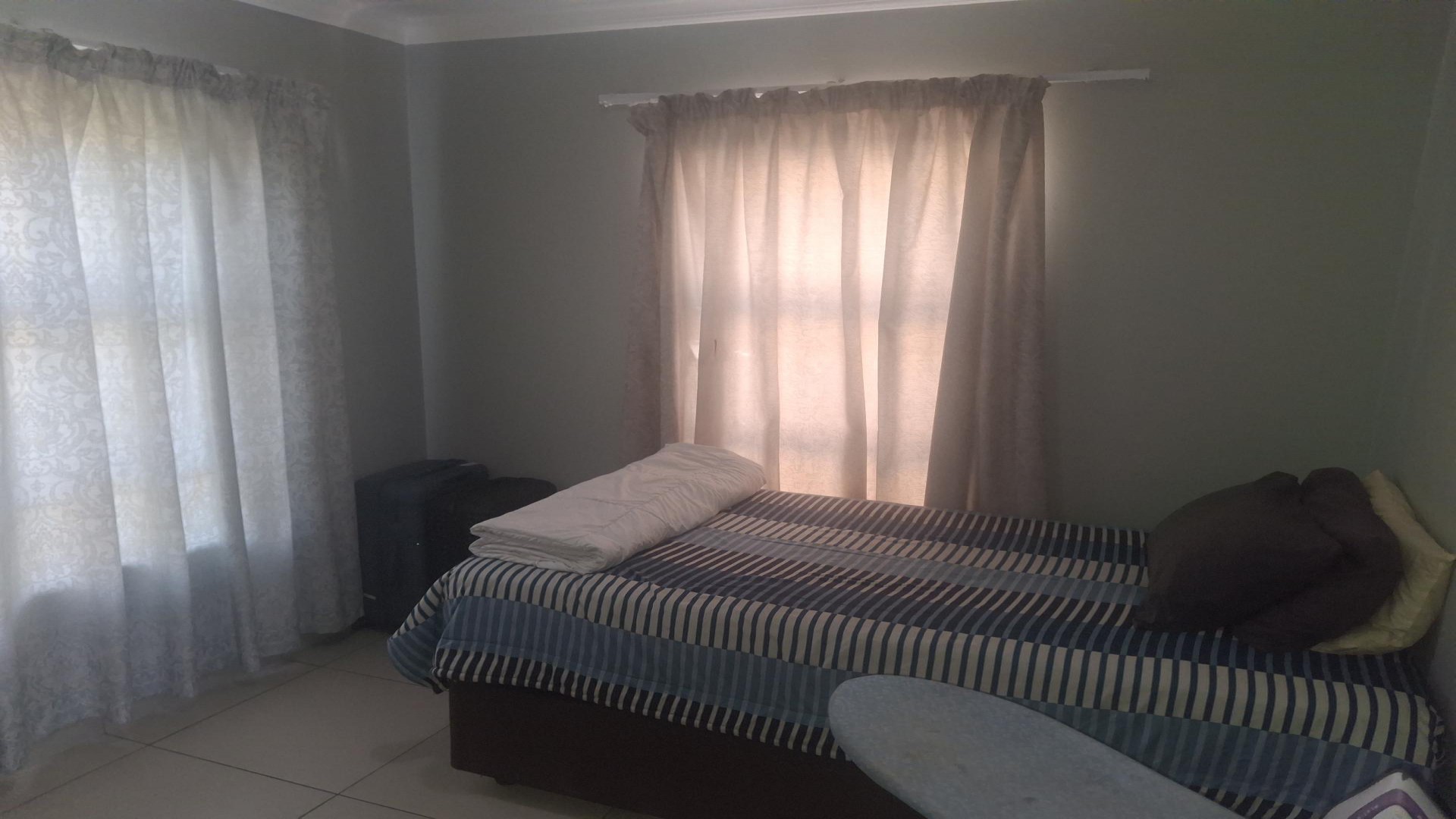 Bed Room 1 of property in Rua Vista