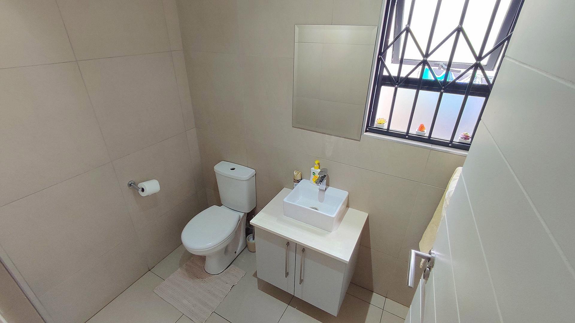 Bathroom 1 of property in Celtisdal