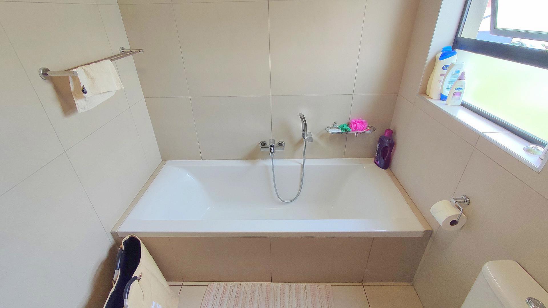 Bathroom 3+ of property in Celtisdal