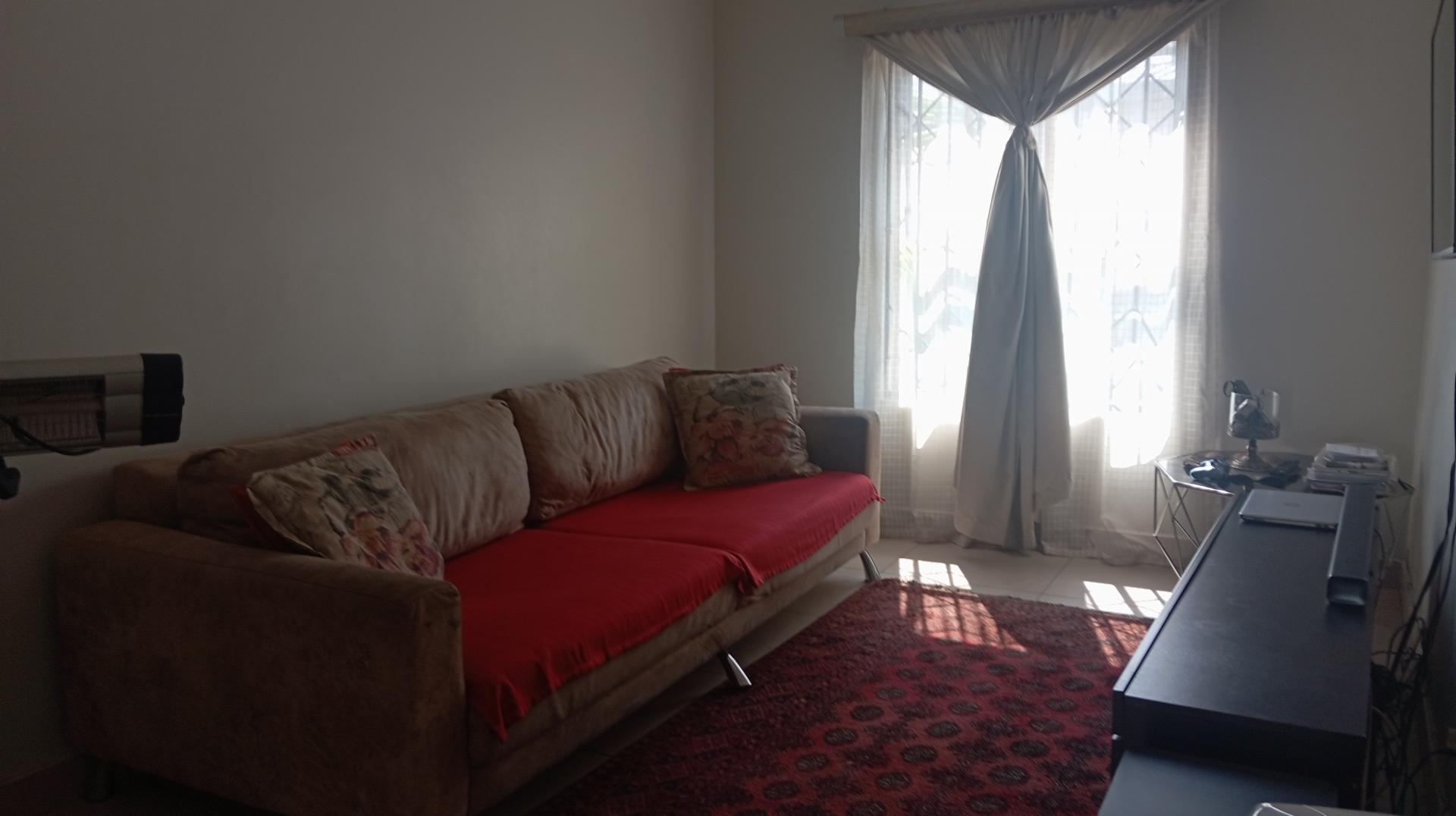 Lounges - 38 square meters of property in Celtisdal