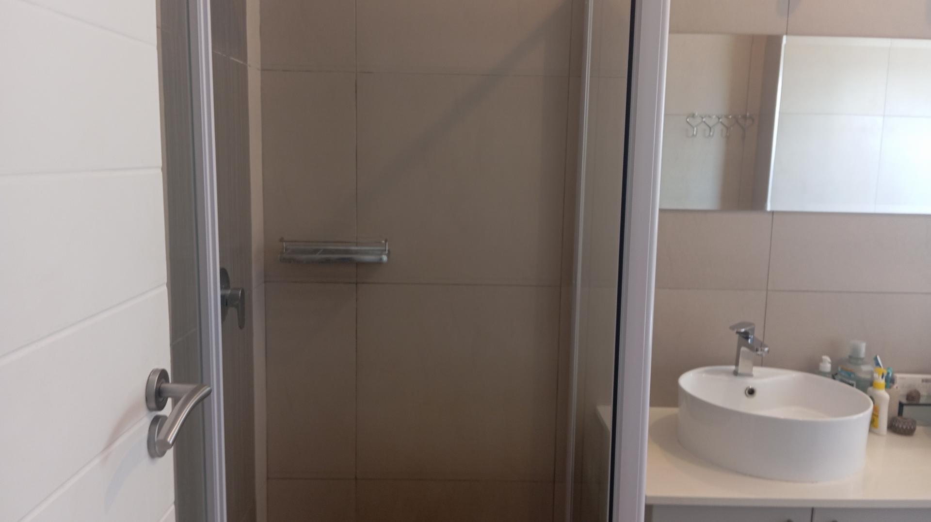 Main Bathroom - 10 square meters of property in Celtisdal