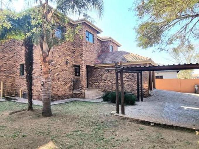 4 Bedroom House for Sale For Sale in Amberfield - MR689862