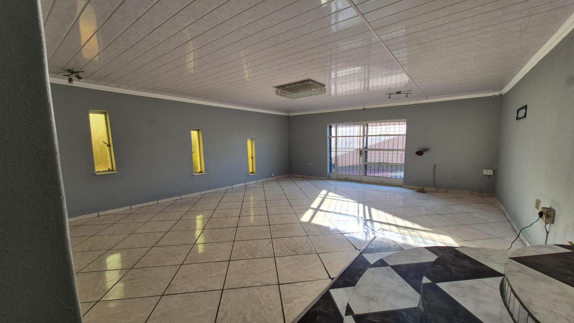 Lounges of property in Secunda