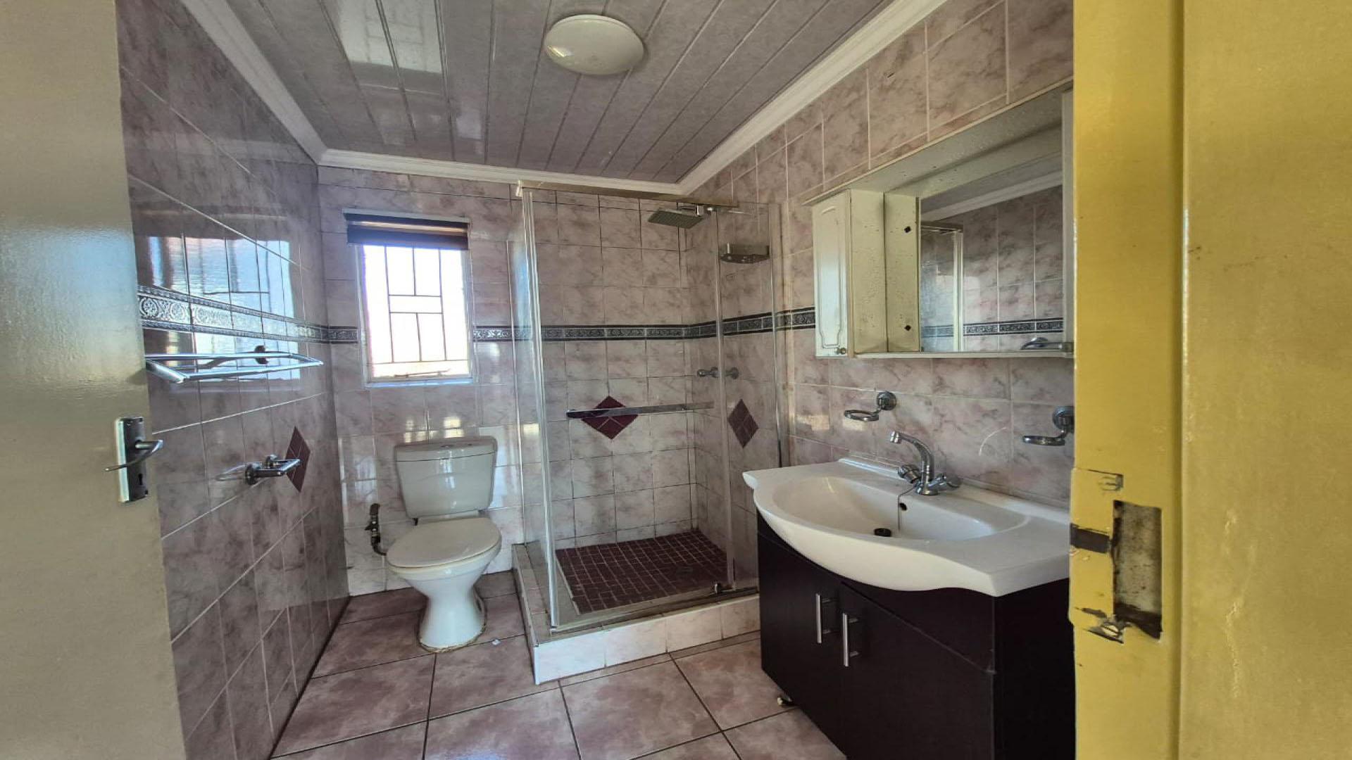 Bathroom 1 of property in Secunda
