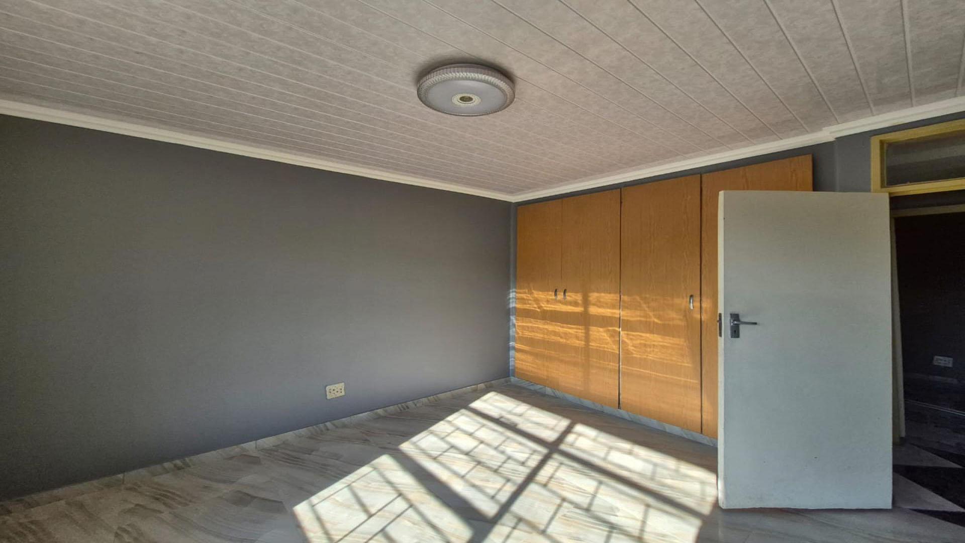 Main Bedroom of property in Secunda