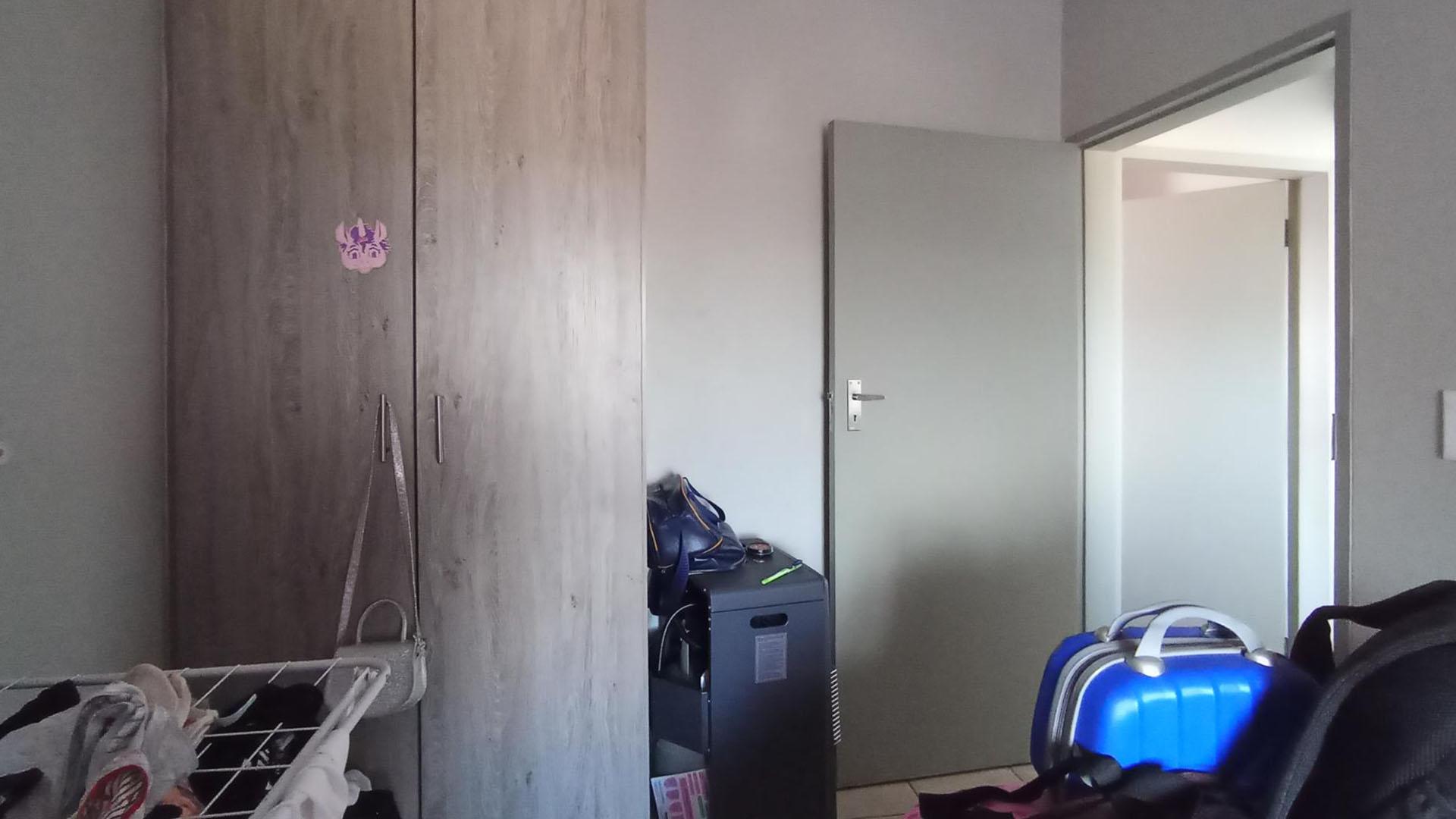 Bed Room 1 - 9 square meters of property in Montana