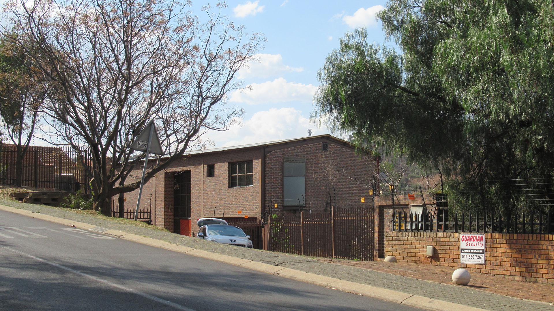 Front View of property in Glenvista