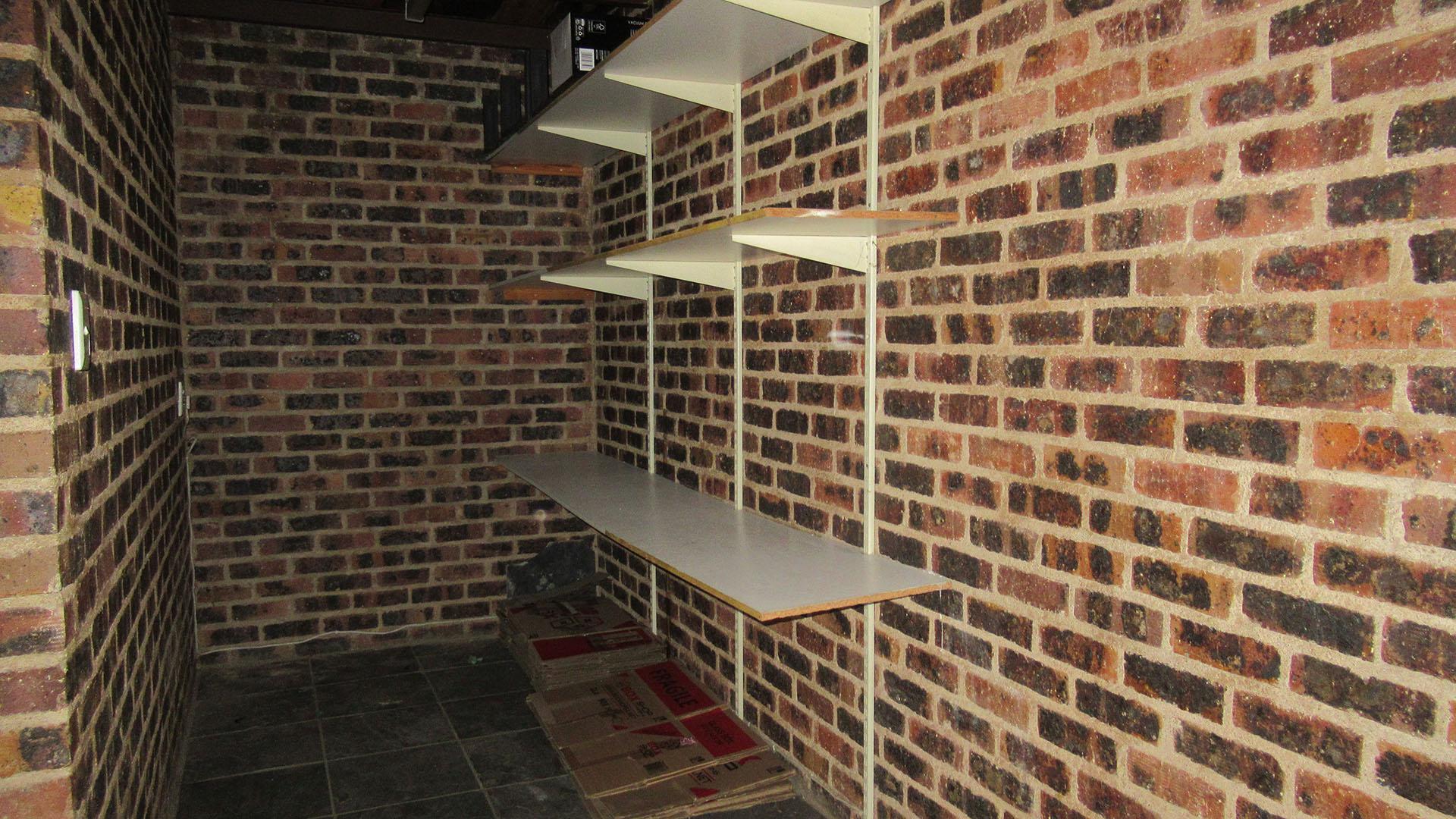 Spaces - 75 square meters of property in Glenvista