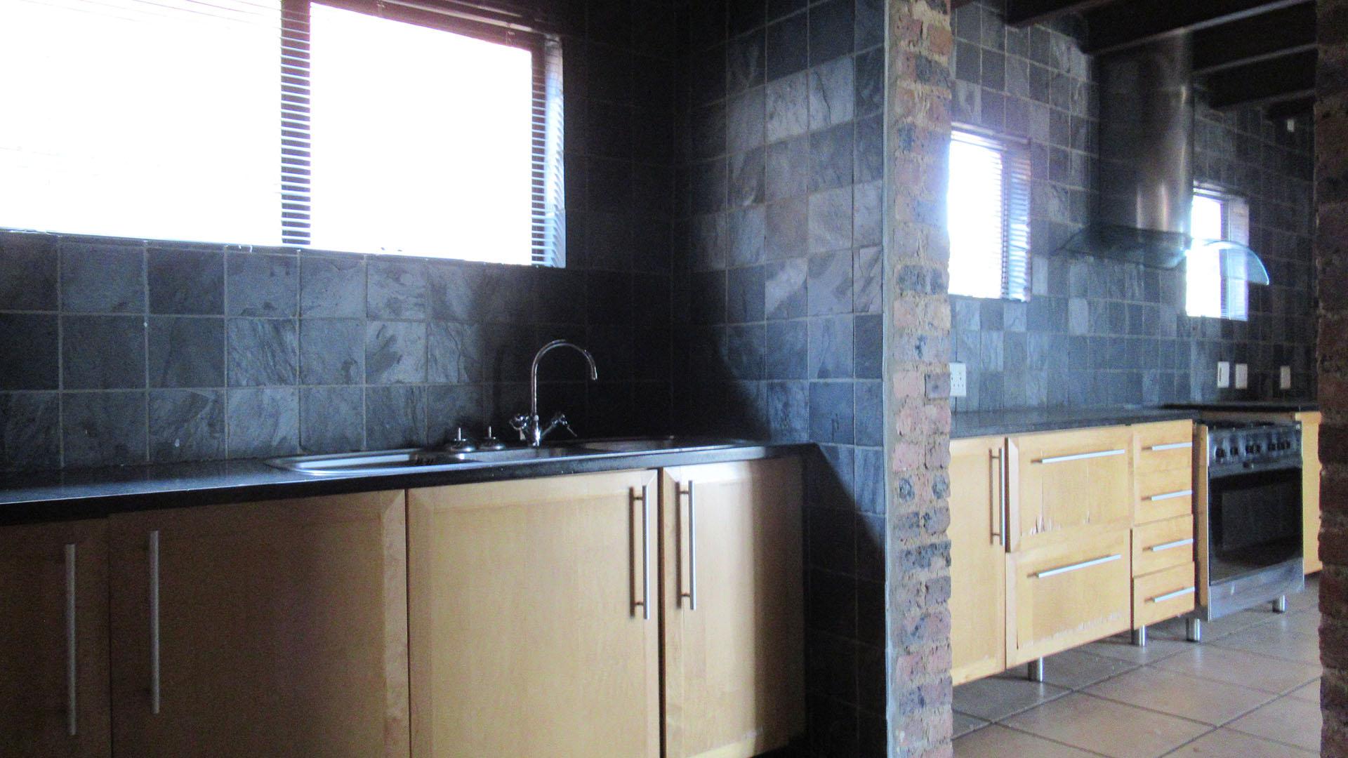 Scullery - 9 square meters of property in Glenvista