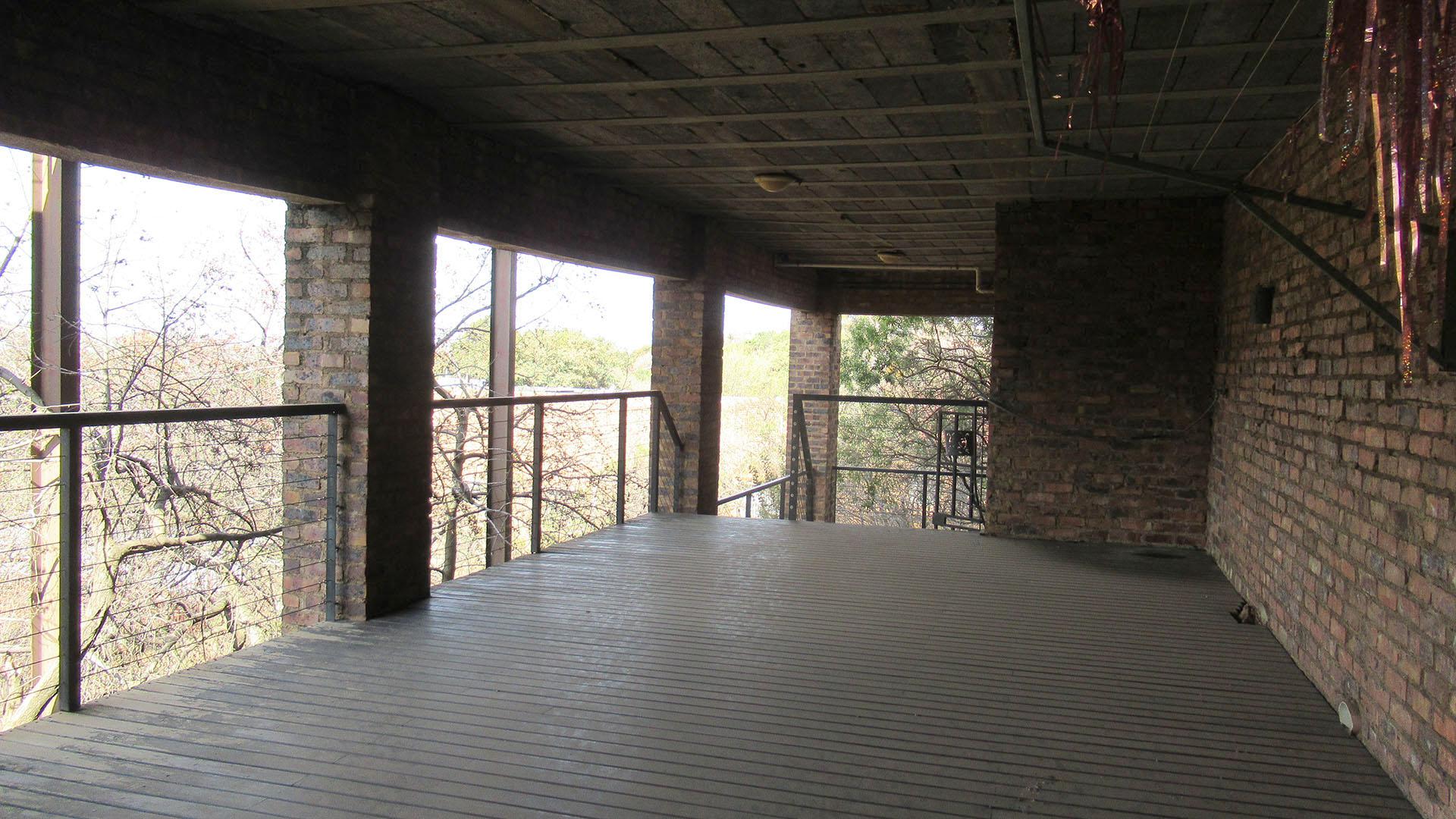 Patio - 66 square meters of property in Glenvista