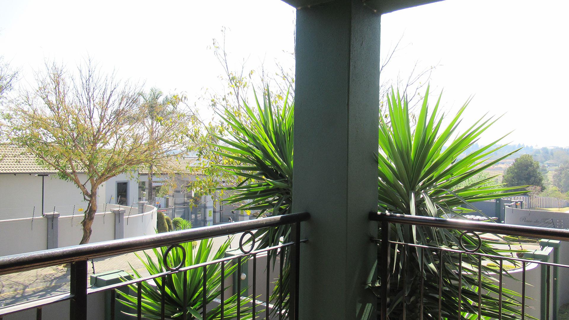 Balcony - 4 square meters of property in Honeydew