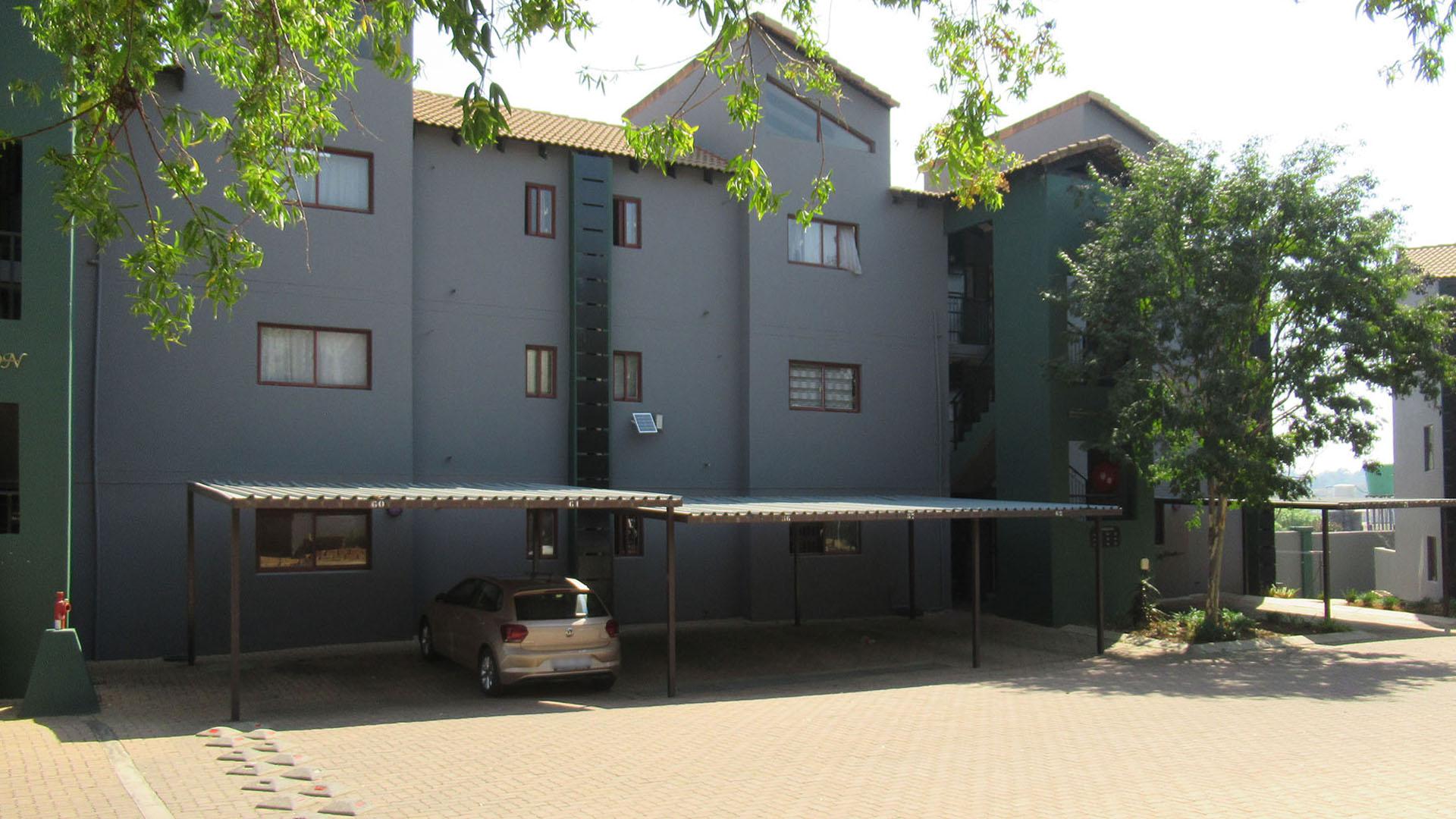 Front View of property in Honeydew