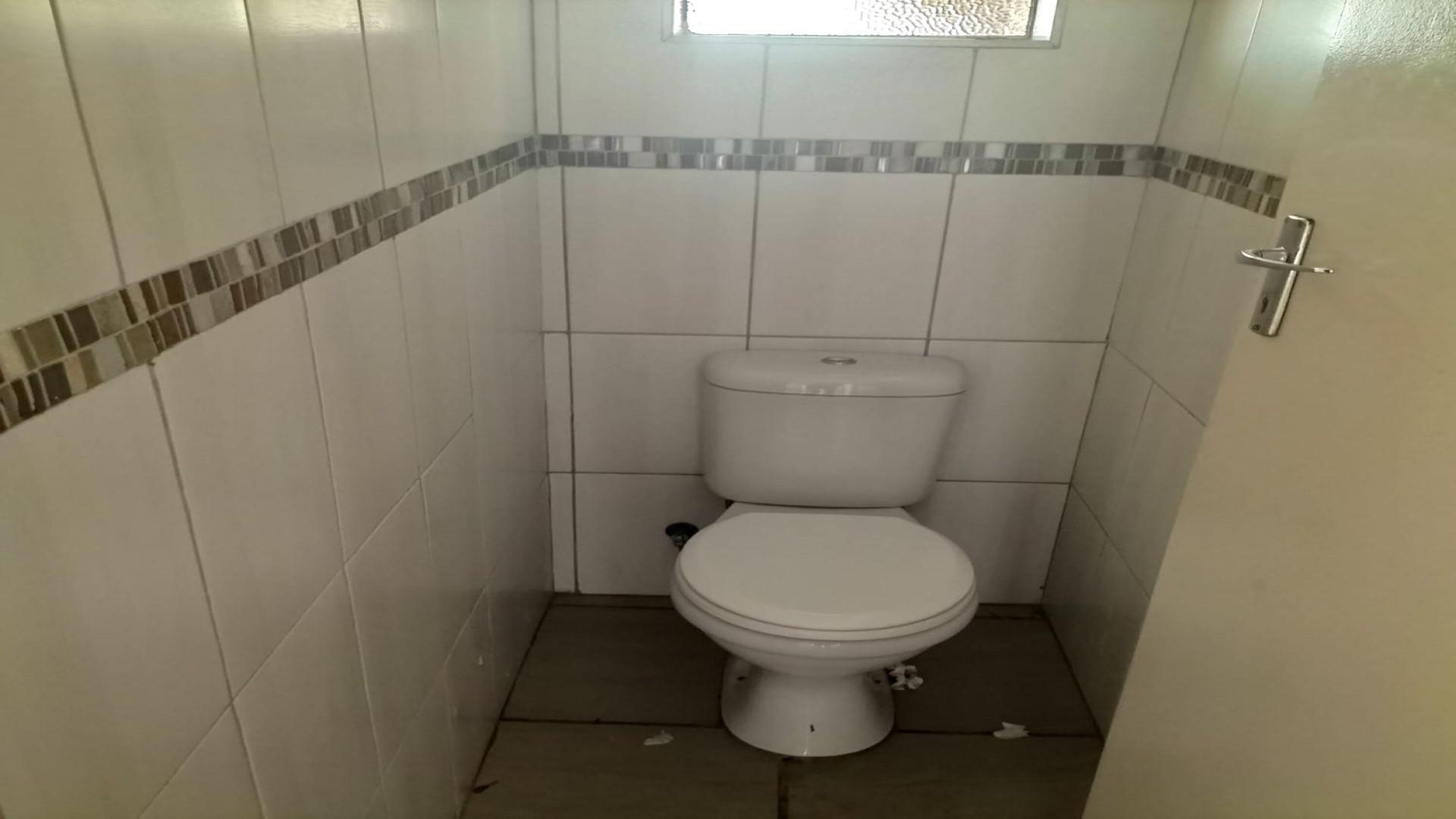 Bathroom 1 of property in Sasolburg
