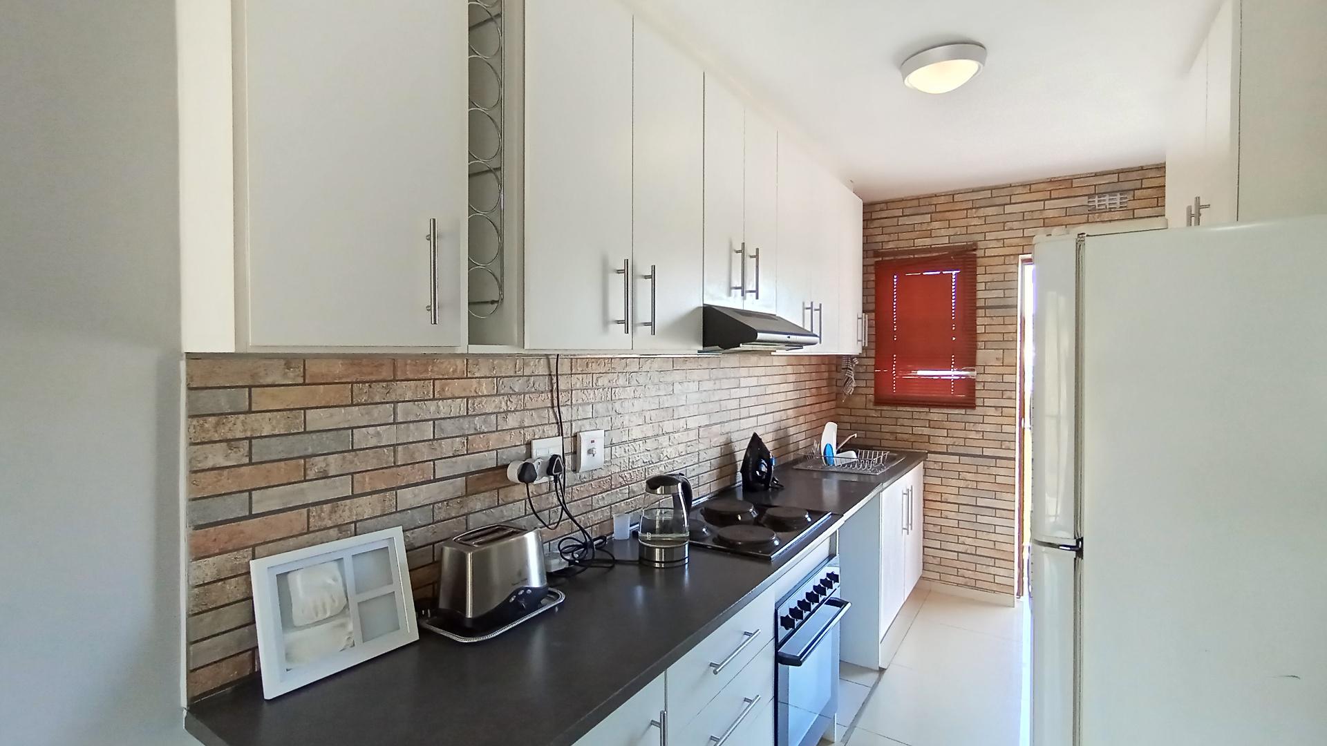 Kitchen - 7 square meters of property in Newlands East