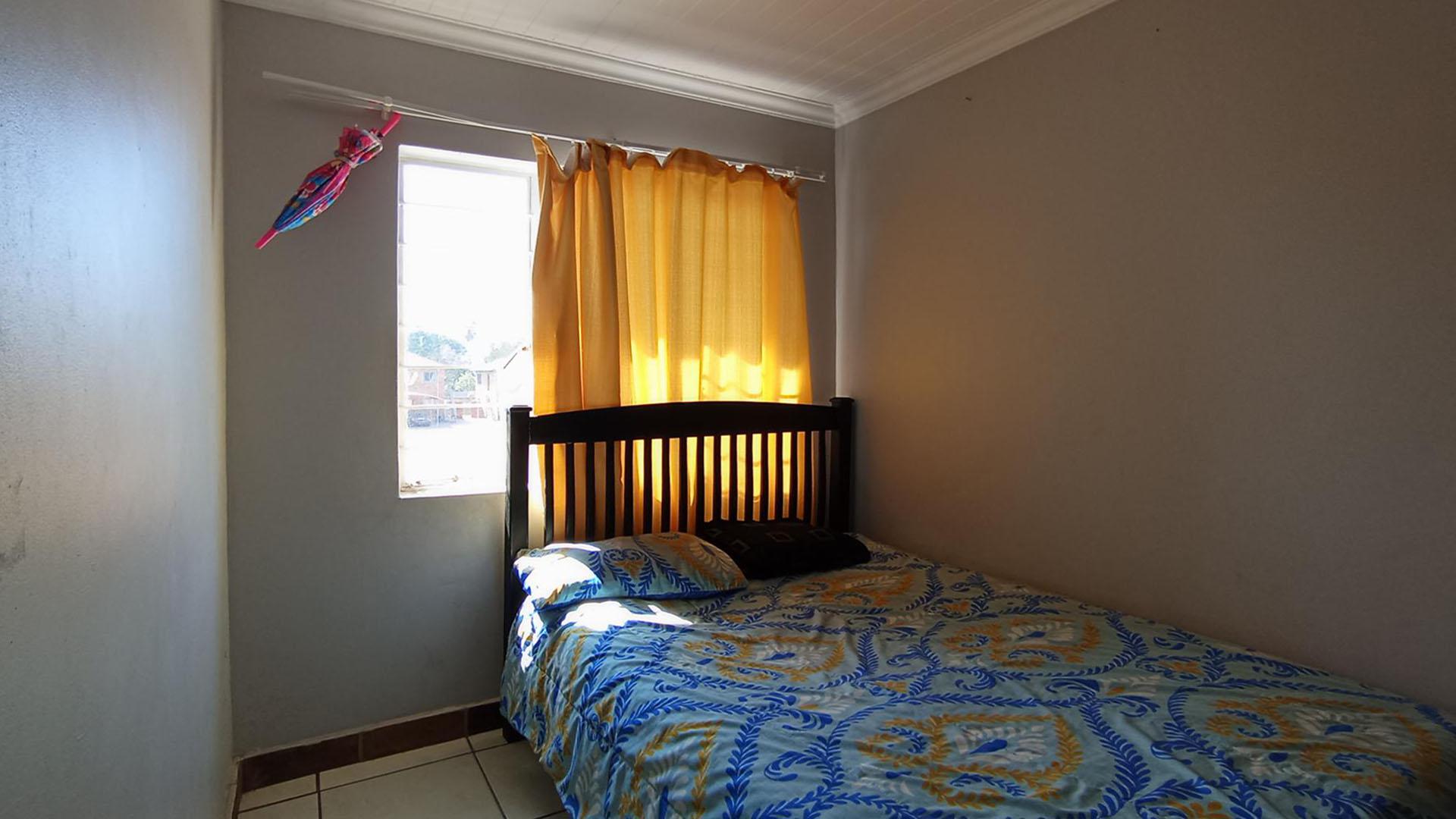 Bed Room 2 - 9 square meters of property in Andeon