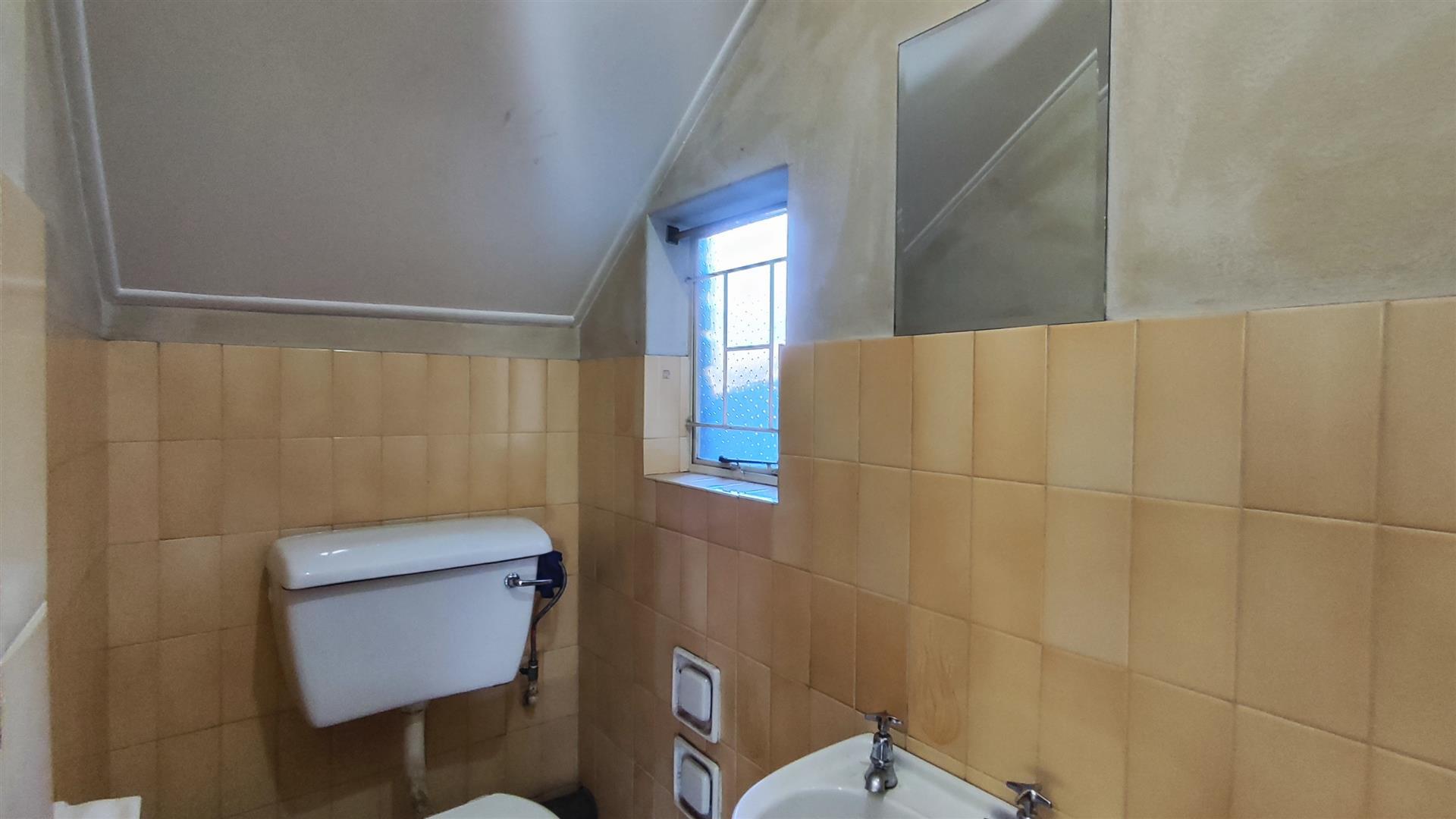 Guest Toilet - 3 square meters of property in Birch Acres