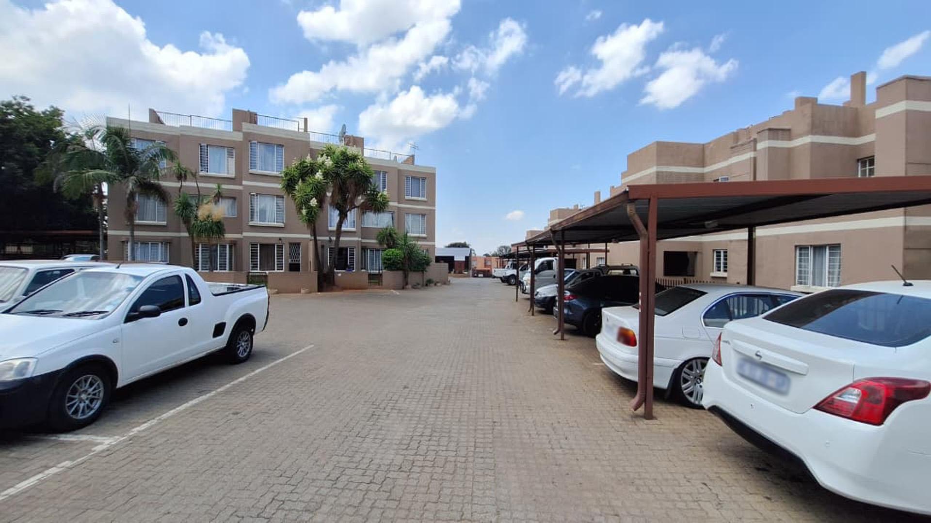 Front View of property in Primrose