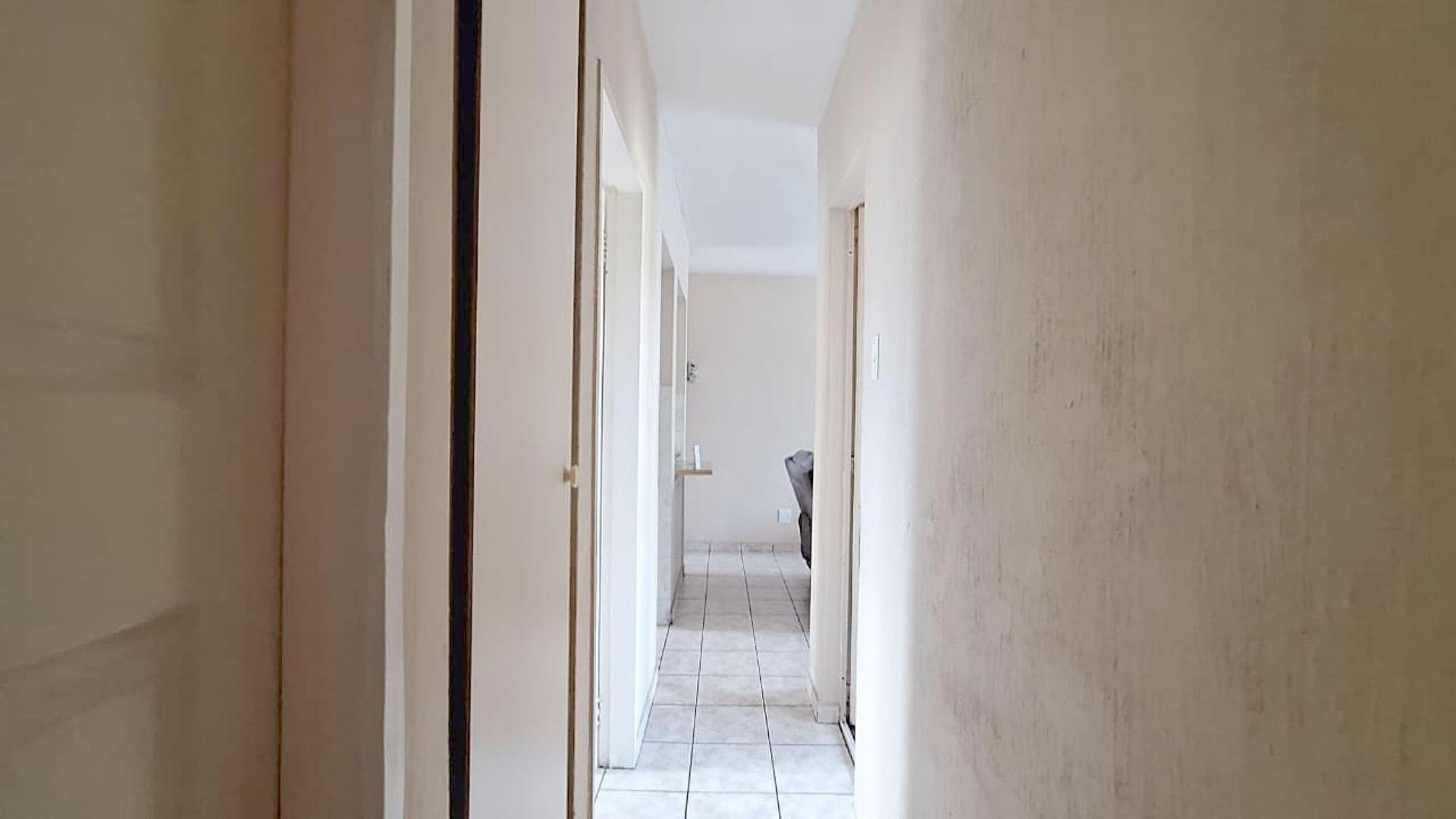 Spaces - 5 square meters of property in Primrose