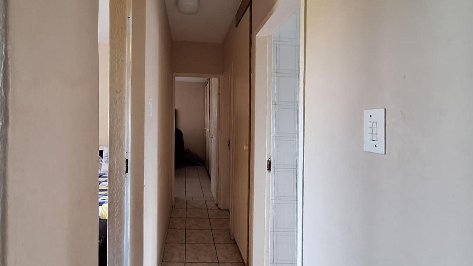 Spaces - 5 square meters of property in Primrose