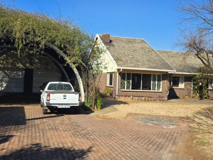 4 Bedroom House for Sale For Sale in Brackenhurst - MR689983