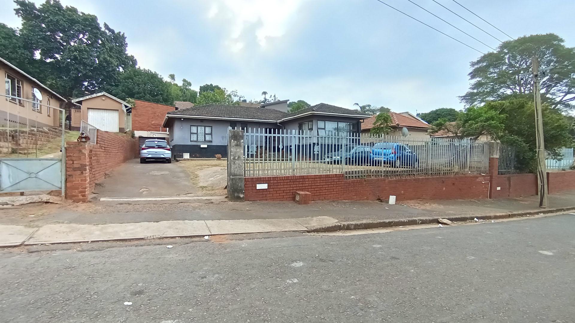 Front View of property in Woodlands - DBN