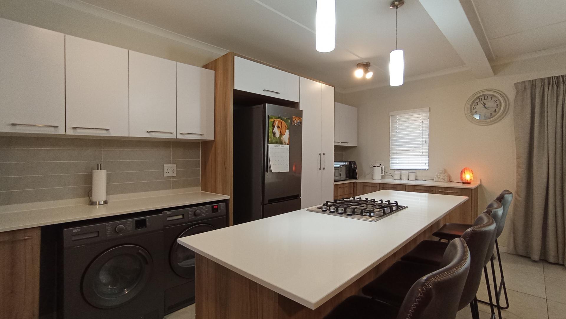 Kitchen - 14 square meters of property in Westlake View