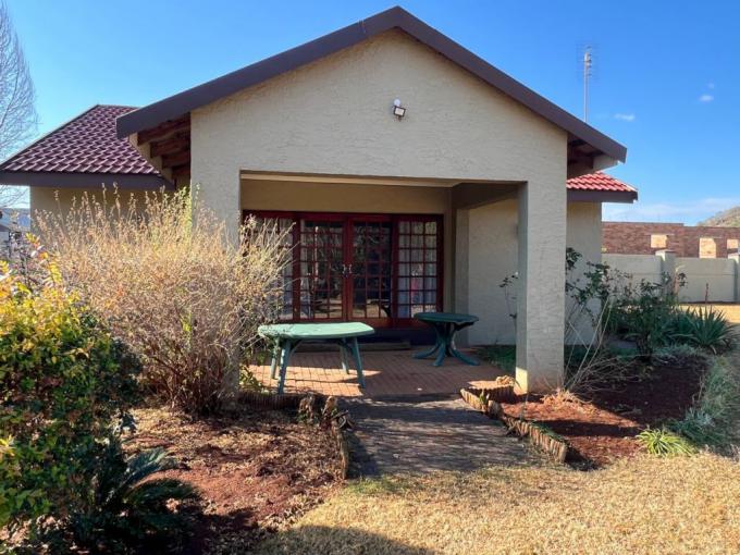2 Bedroom Simplex to Rent in Wilkoppies - Property to rent - MR690109