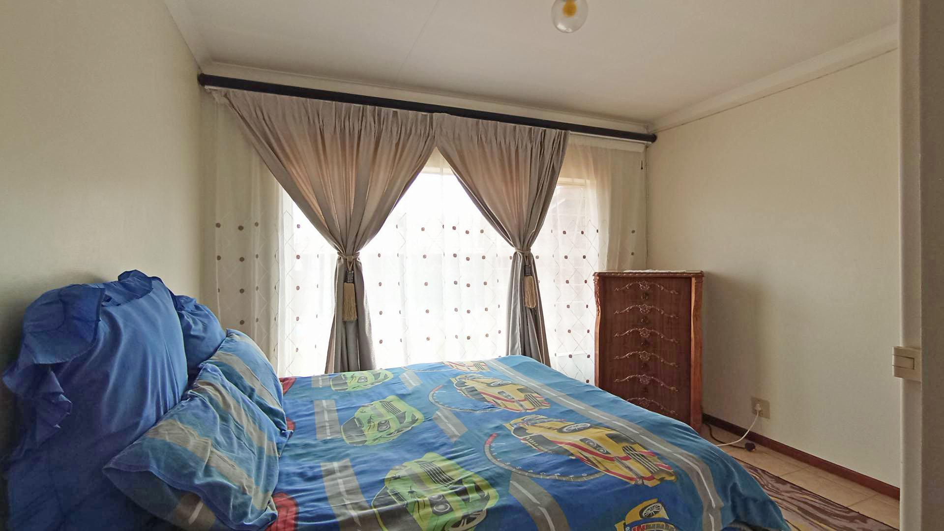 Bed Room 3 - 15 square meters of property in Faerie Glen