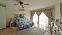 Main Bedroom - 35 square meters of property in Faerie Glen