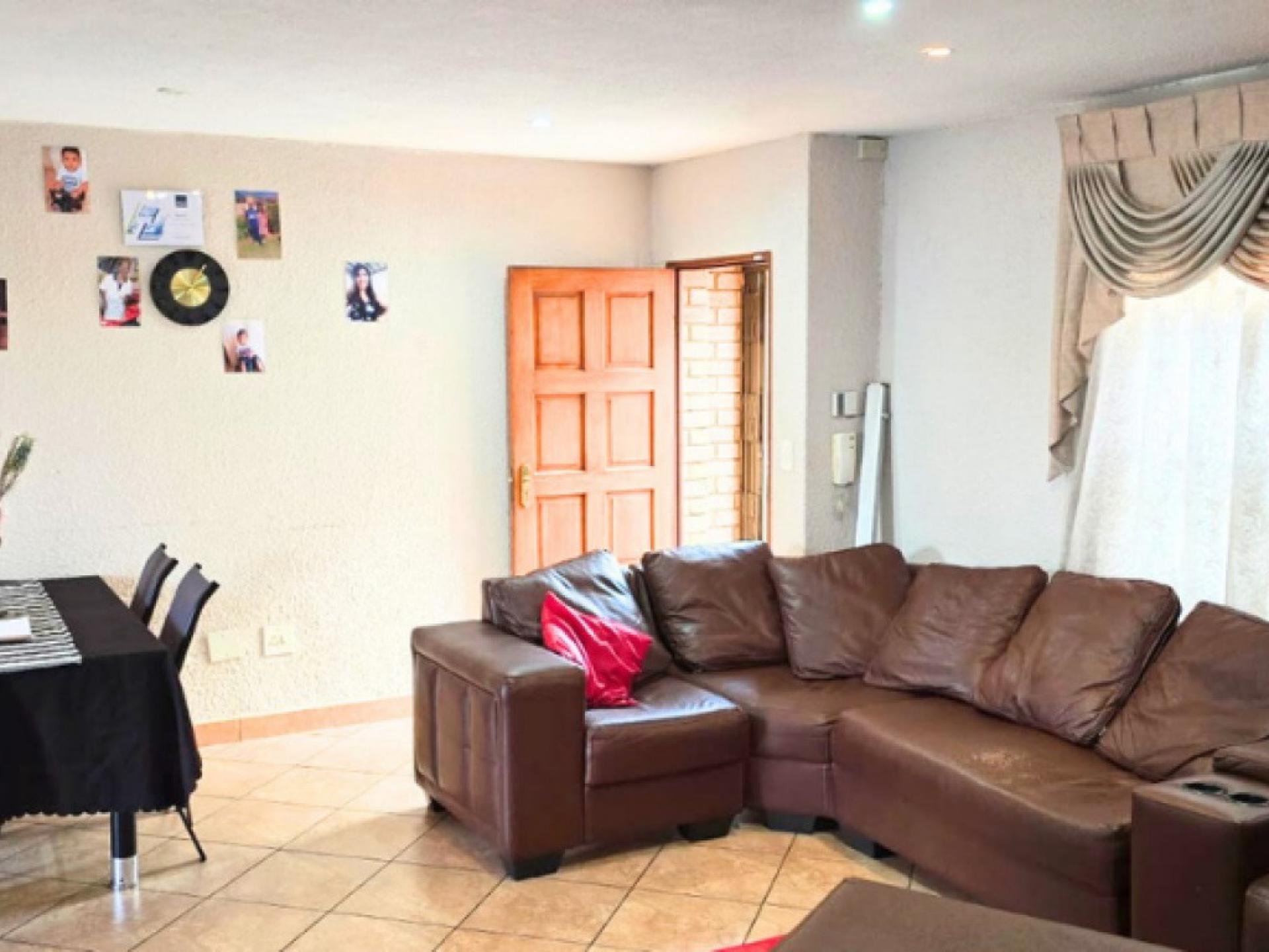  of property in Brackenhurst