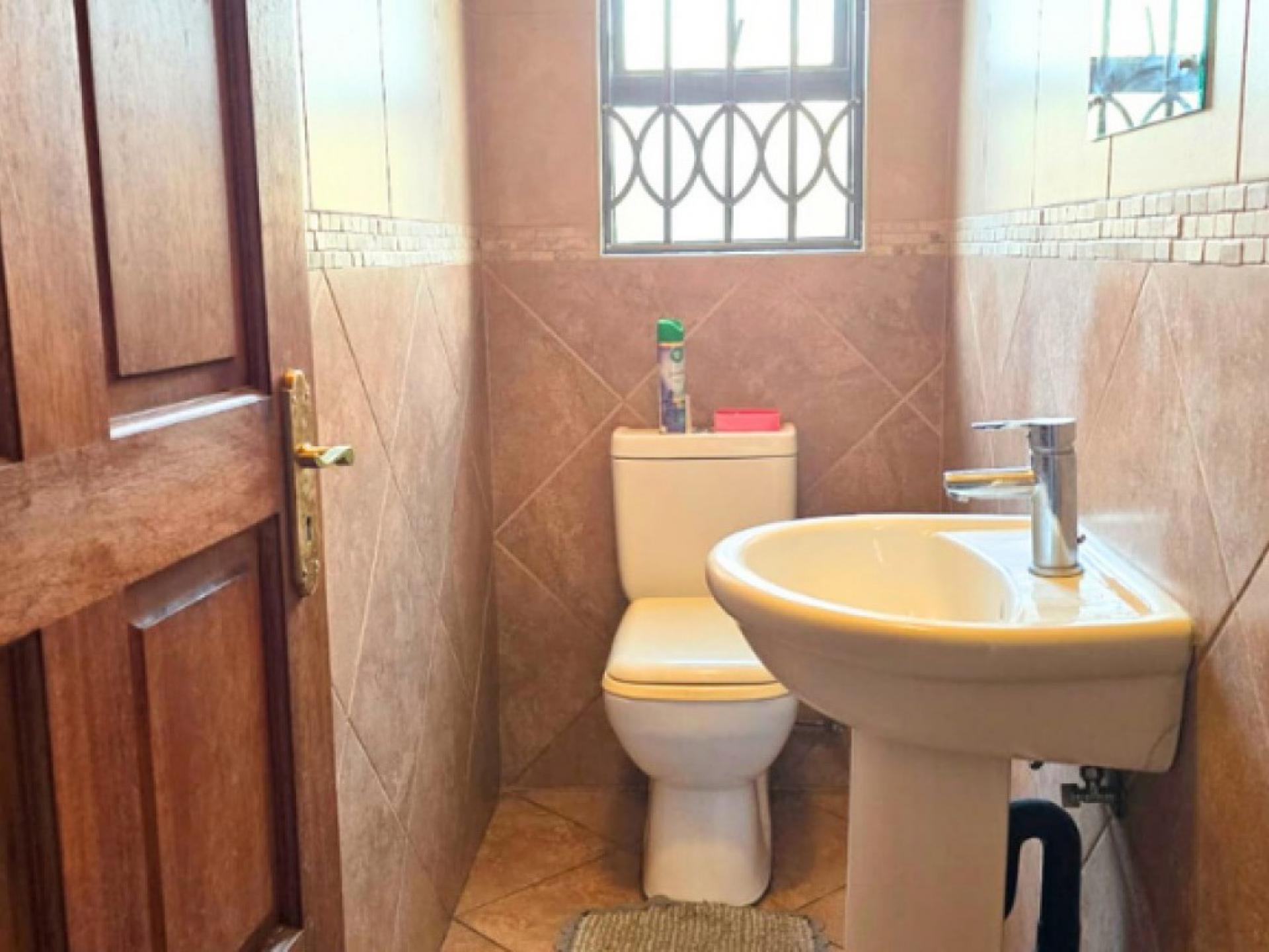  of property in Brackenhurst