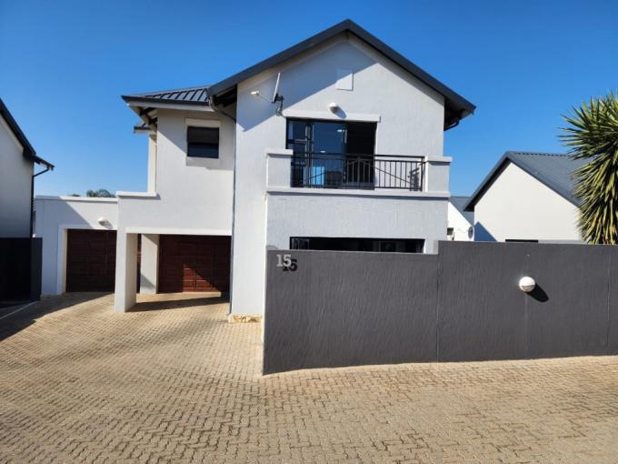 3 Bedroom Simplex for Sale For Sale in Meyersdal - MR690134