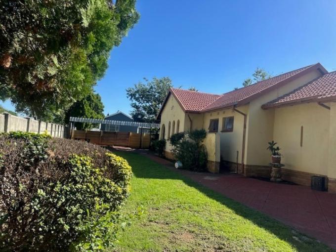 3 Bedroom House for Sale For Sale in Brackendowns - MR690146