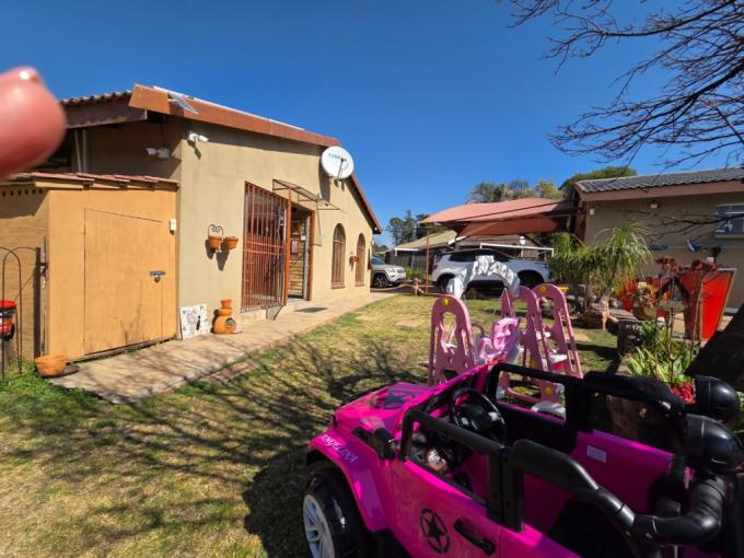 4 Bedroom House for Sale For Sale in Brackenhurst - MR690152