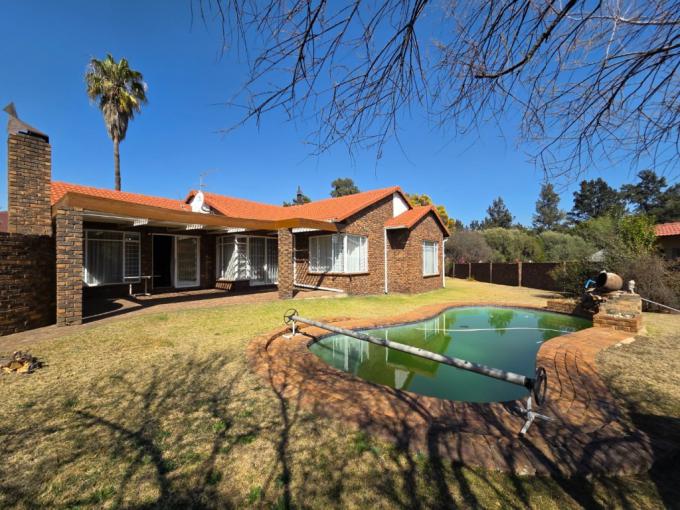3 Bedroom House for Sale For Sale in Brackenhurst - MR690153
