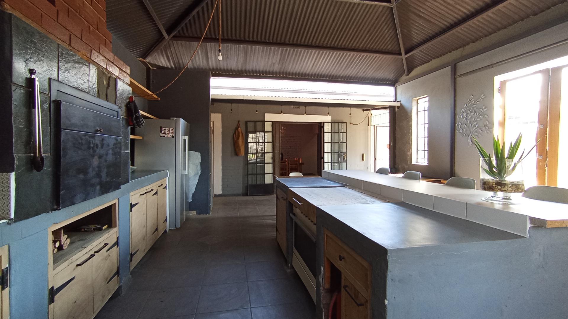 Kitchen - 74 square meters of property in Clubview