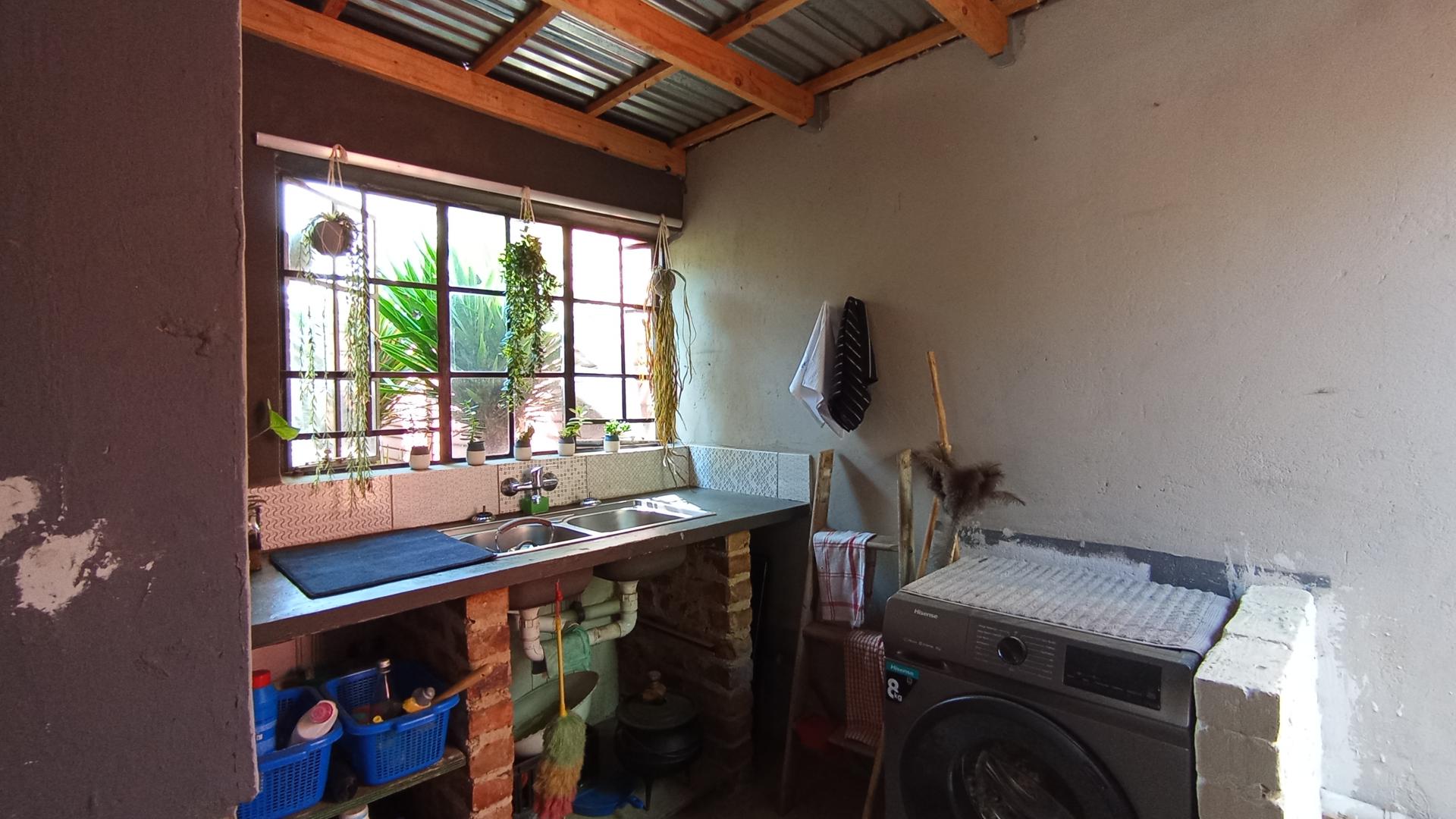 Kitchen - 74 square meters of property in Clubview