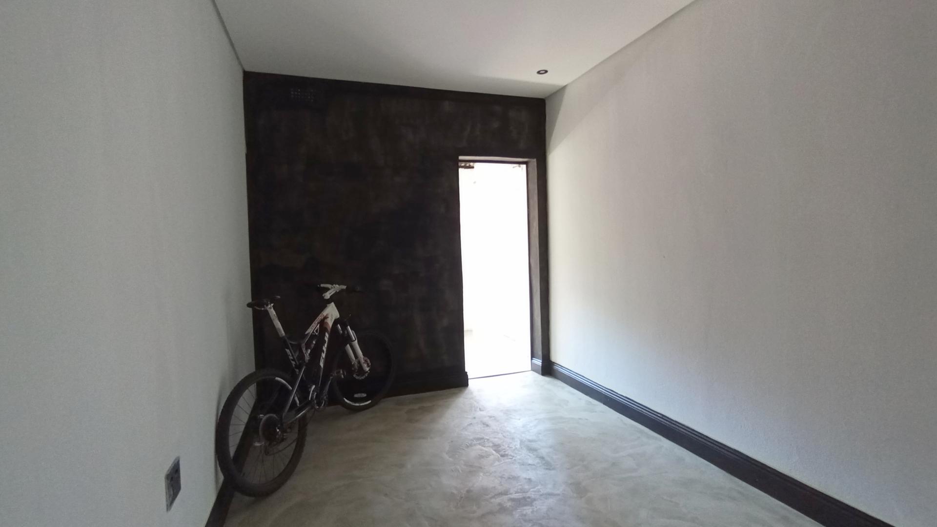 Bed Room 2 - 12 square meters of property in Clubview