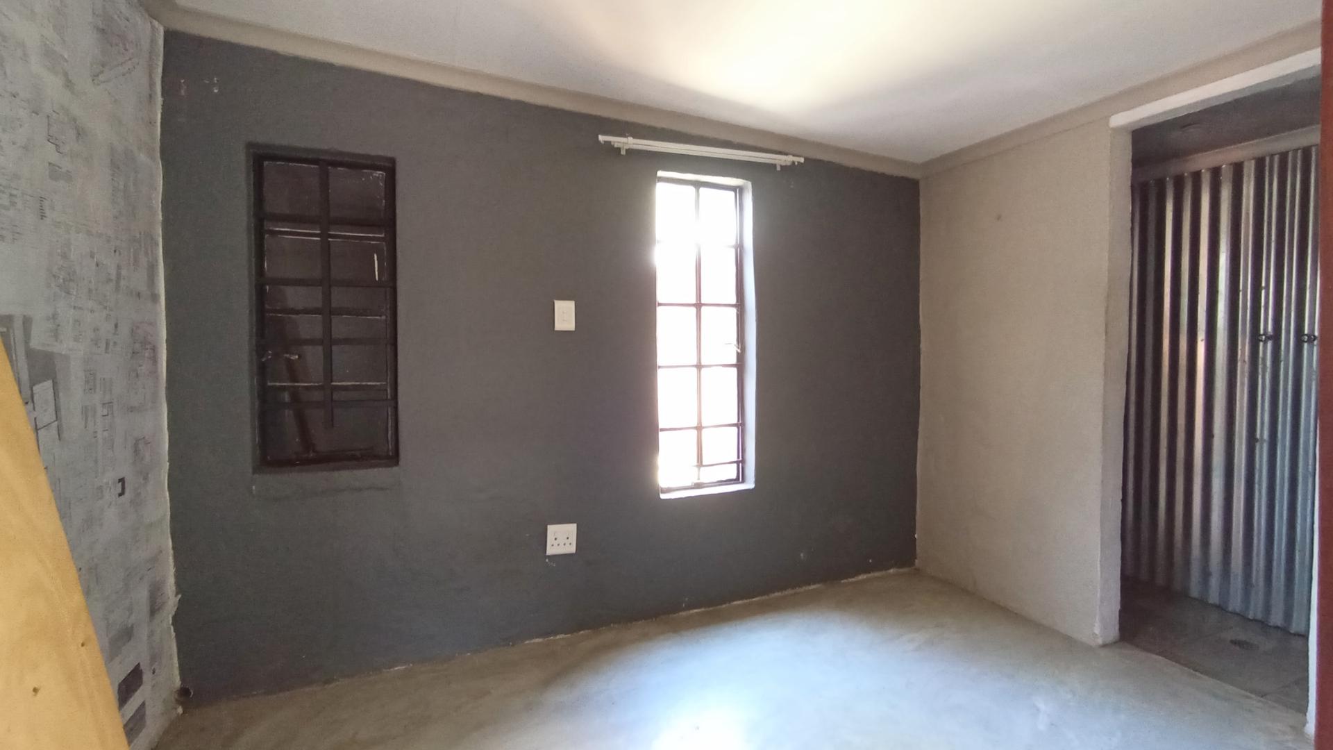 Flatlet - 69 square meters of property in Clubview