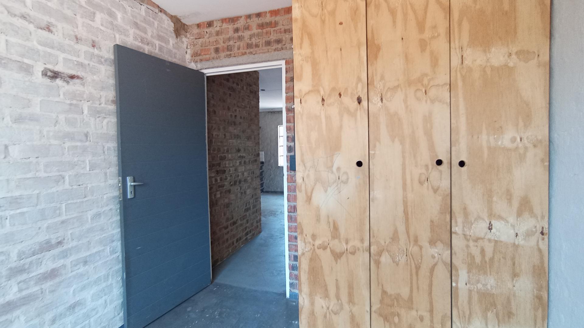 Flatlet - 69 square meters of property in Clubview