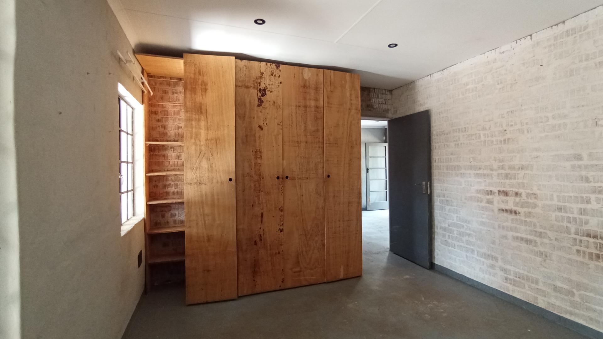 Flatlet - 69 square meters of property in Clubview