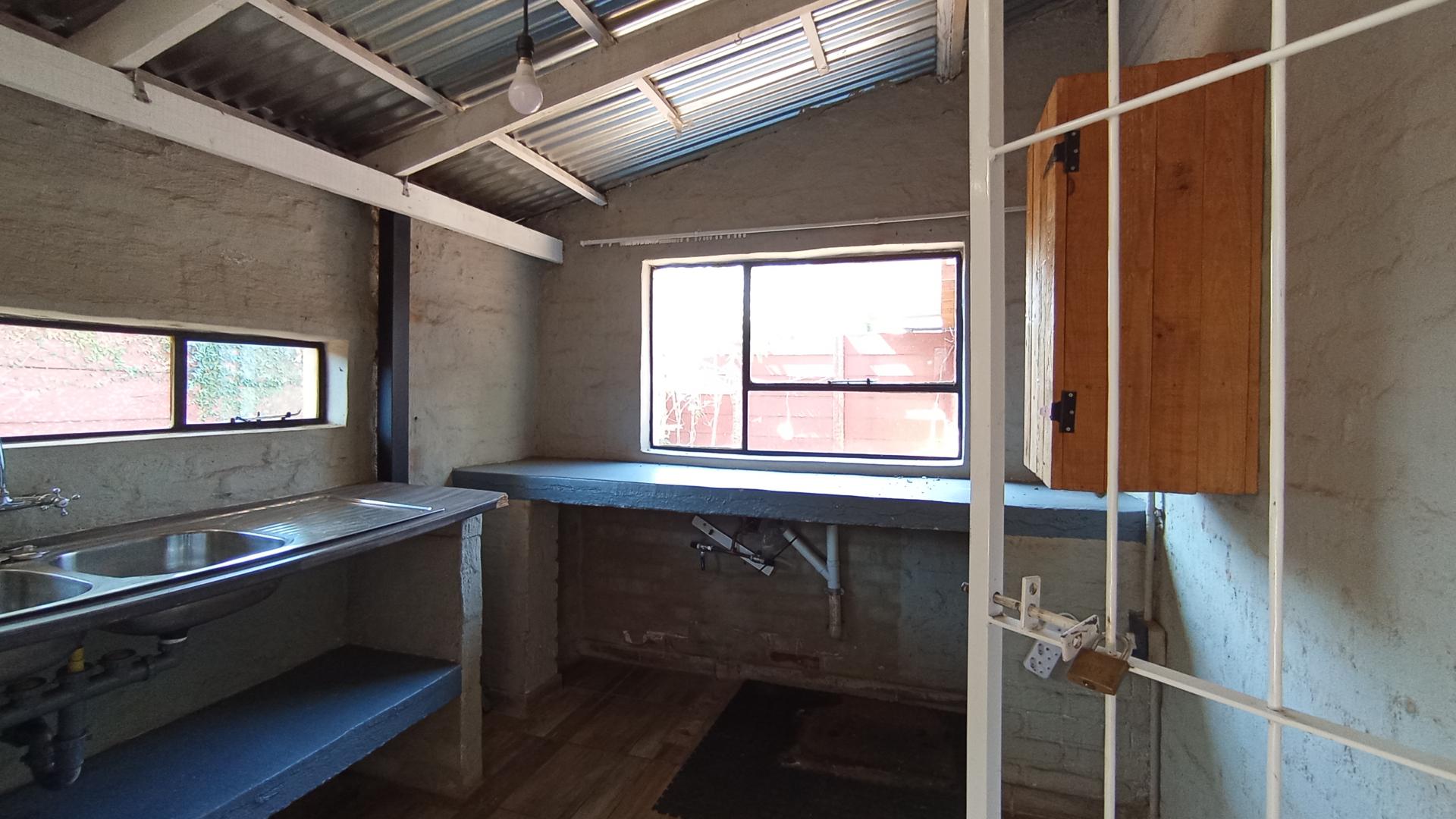 Kitchen - 74 square meters of property in Clubview