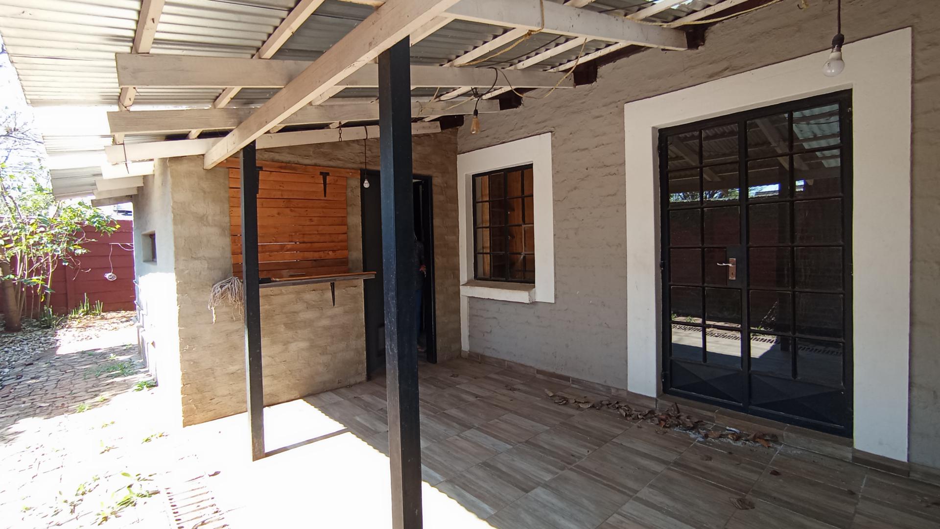 Patio - 74 square meters of property in Clubview