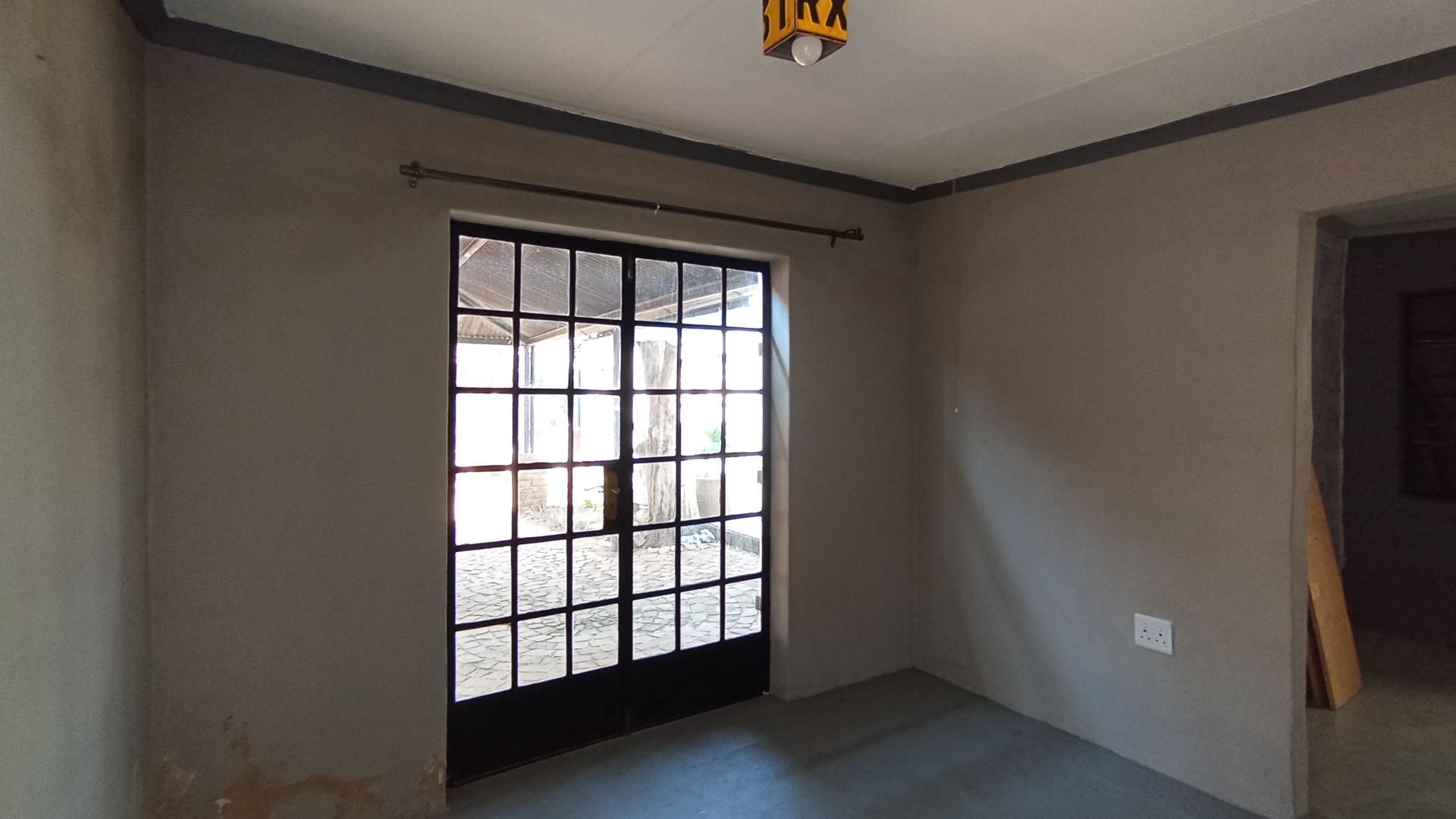 Flatlet - 69 square meters of property in Clubview
