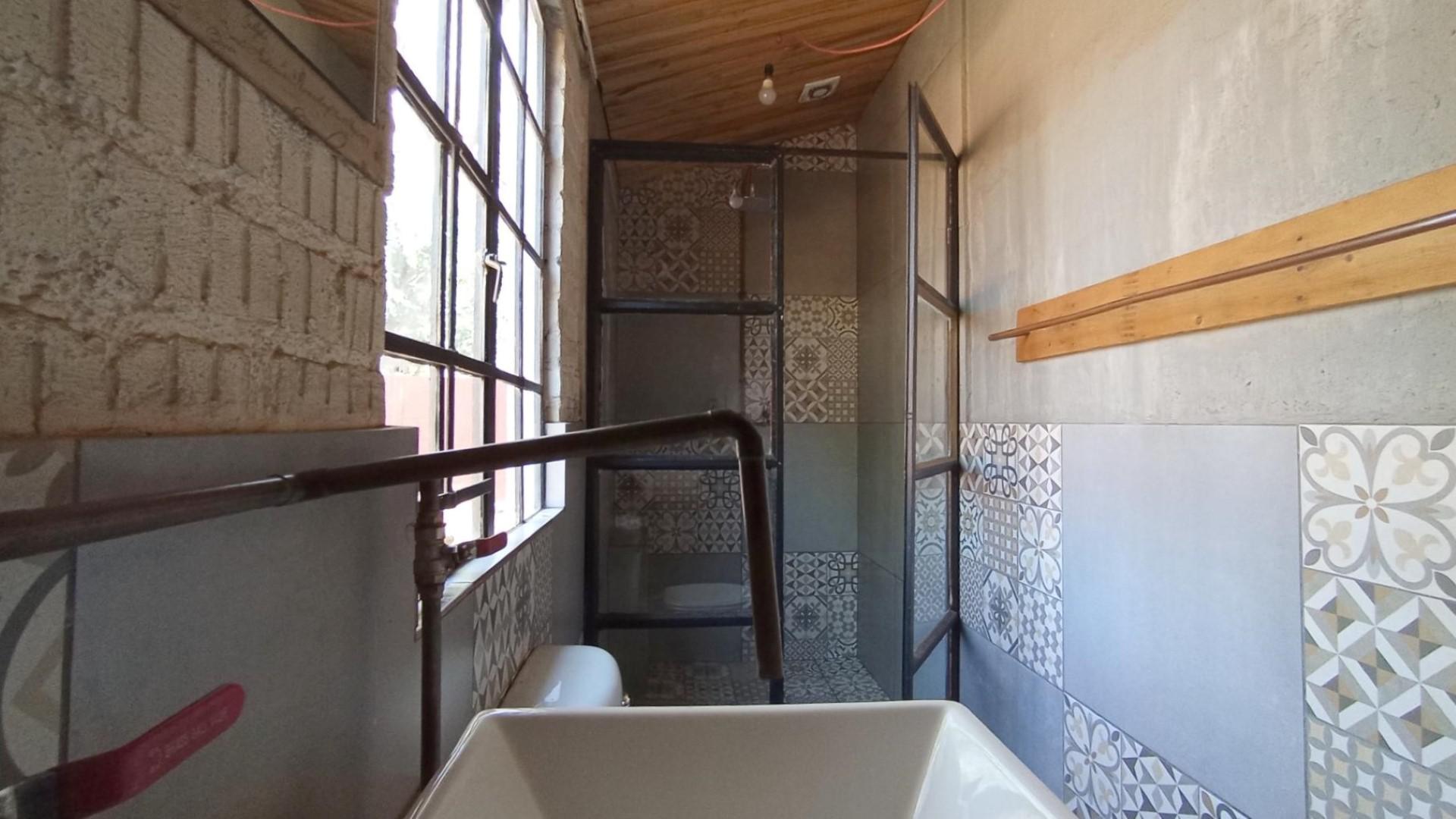 Bathroom 1 - 17 square meters of property in Clubview