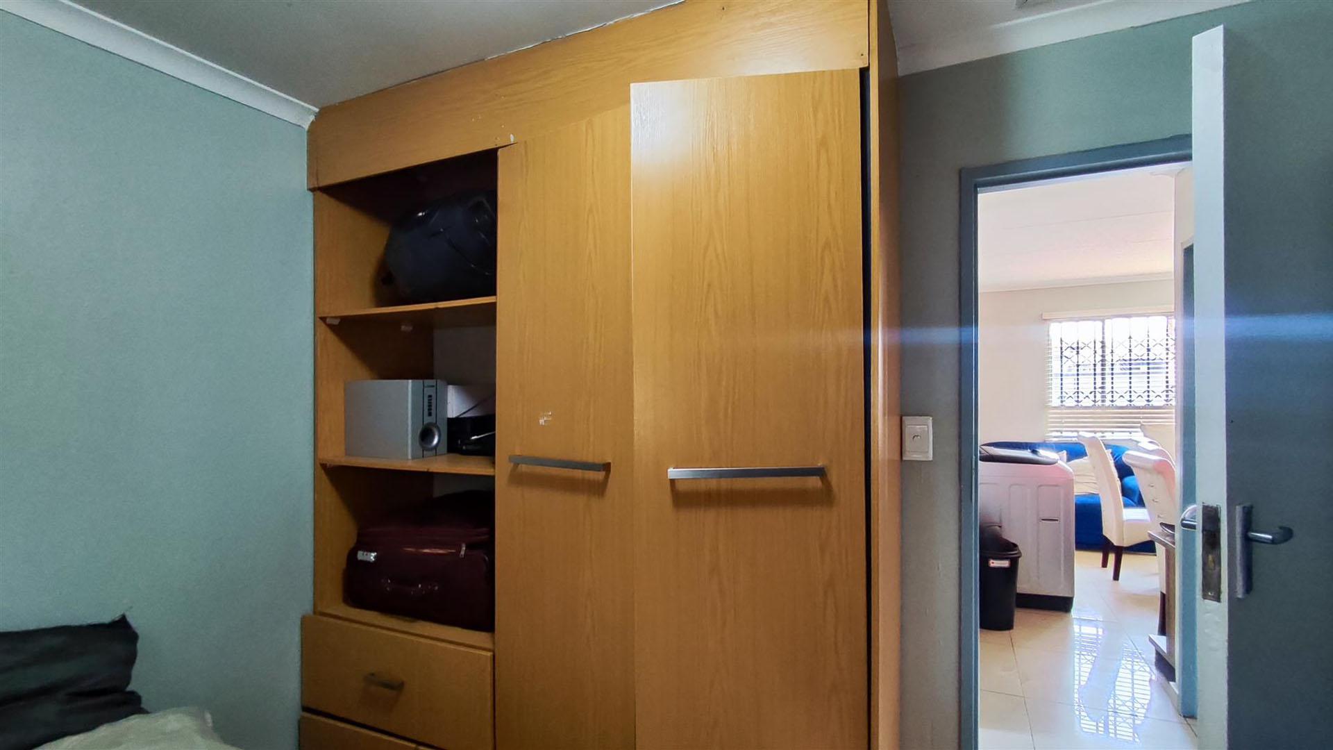 Bed Room 2 - 13 square meters of property in Windmill Park