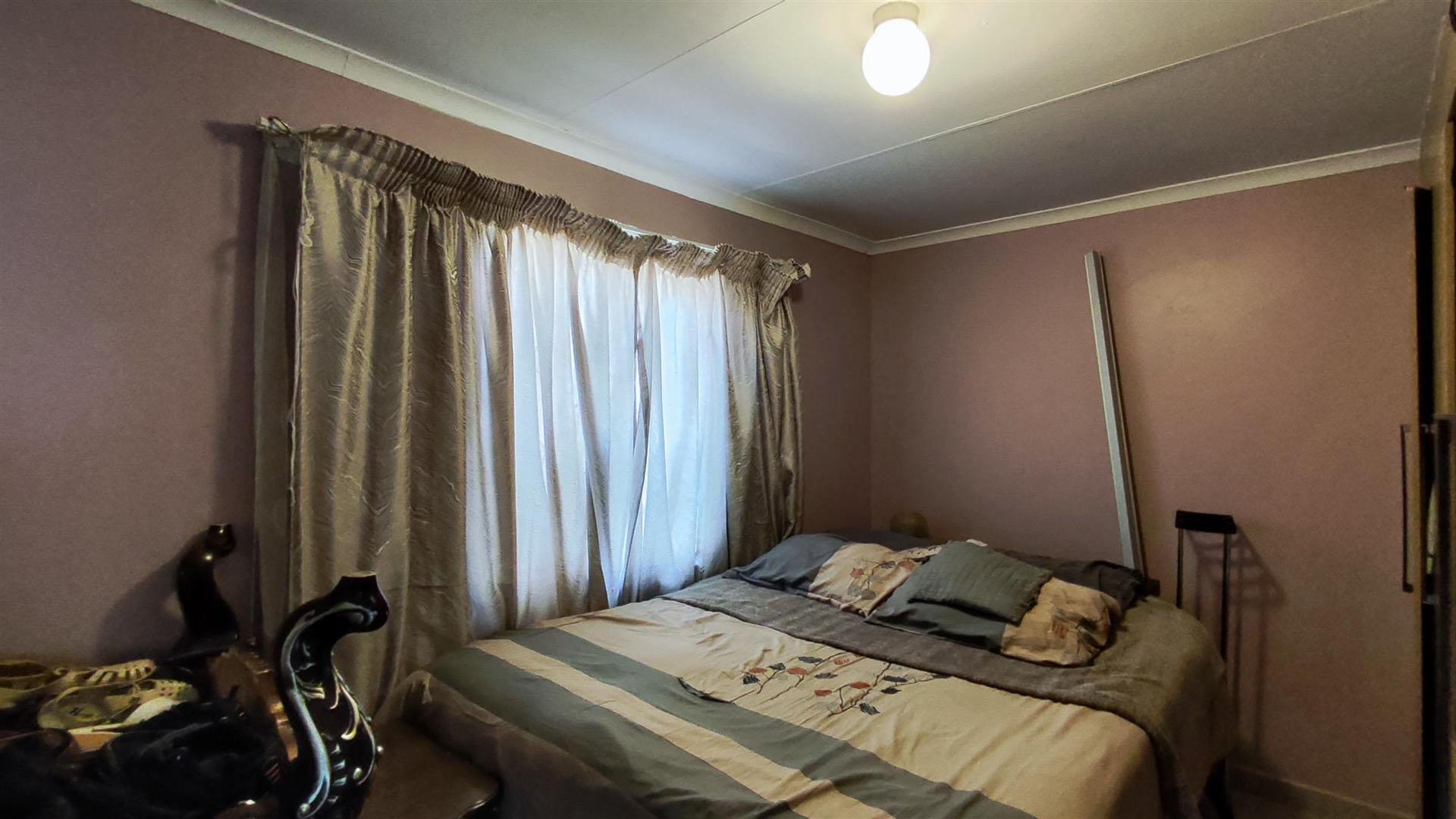 Bed Room 3 - 8 square meters of property in Windmill Park