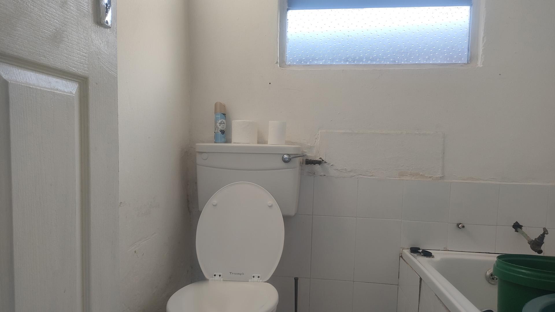 Bathroom 1 of property in Motherwell